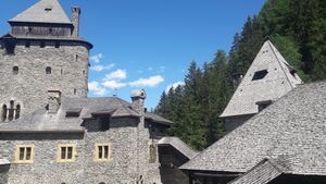 Burg Finstergrün 1 (22).jpg