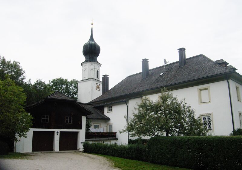 Datei:Ainring, Kirche und Pfarrhof.jpg