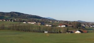 Neuhofen, Ansicht vom Kraimoosweg (Eugendorf) aus.jpg