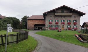 Schönes Bauernhaus in Abtsdorf.jpg