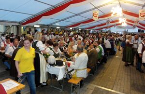 Festzeltbild II, Ehrengäste.jpg