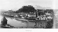Altstadt von Salzburg vom Kapuzinerberg noch ohne Mozartsteg.png