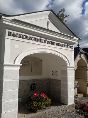 Grabstätte St. Gertrauden Mauterndorf 20251001 1 (14).jpg