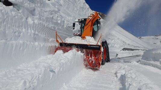 Großglockner Hochalpenstraße Schneeräumung 2021 83.jpg
