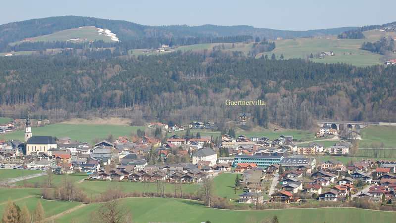 Datei:Mit Gaertnervilla Text.jpg