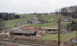 Sägewerk Pomwenger, Ansicht vom Bahnhof Hallwang Elixhausen aus.jpg