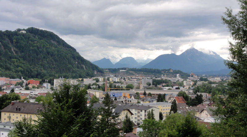 Datei:Salzburgblick von der Weingartenstraße.jpg