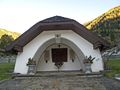 Flachau Pfarrkirche Friedhof Kriegerdenkmal.jpg