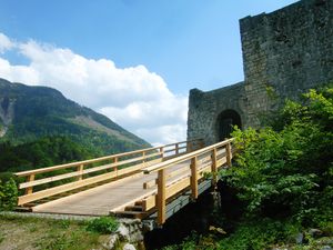Neue Brücke zum Plainburgeingang.jpg
