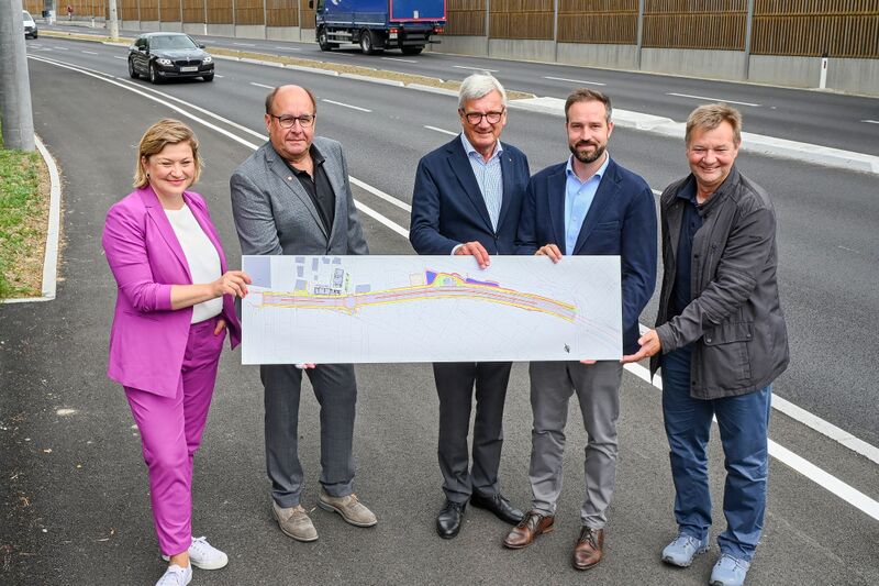 Datei:Münchner Bundesstraße 2023.jpg