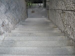 Mitte-Clemens-Holzmeister-Stiege.jpg