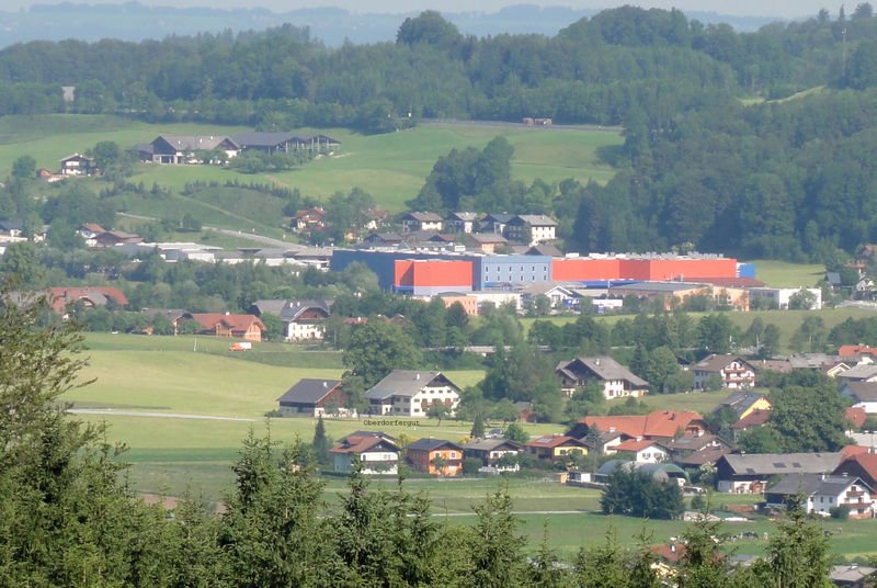 Datei:Oberdorfergut mit Umgebung.jpg