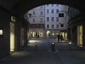 Rathausplatz Nachts.jpg