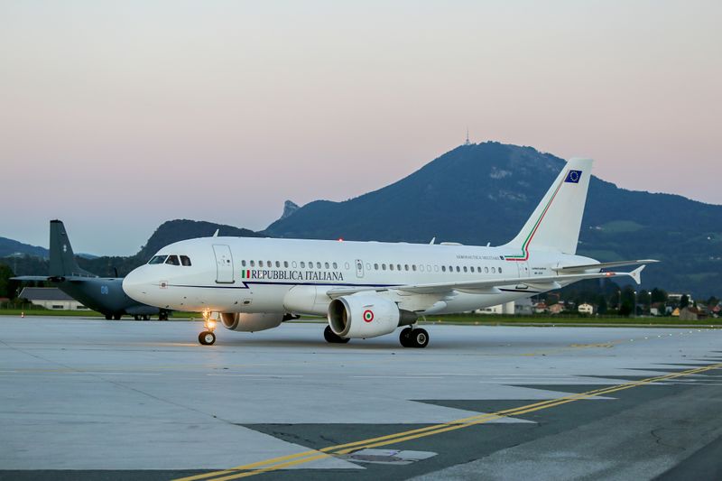 Datei:EU Gipfel Flugzeuge Italien.jpg