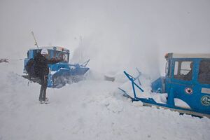 Großglockner Hochalpenstraße Schneeräumung Durchstich 26042016028.jpg