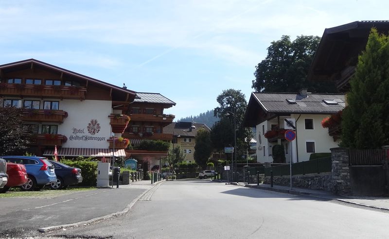 Datei:Schloßstraße (Kaprun).jpg