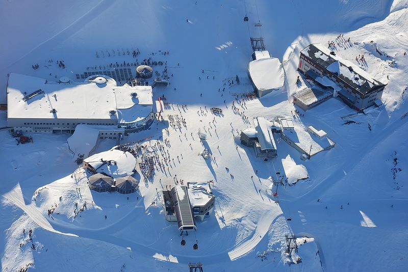Datei:Alpincenter Kitzsteinhorn 02.jpg