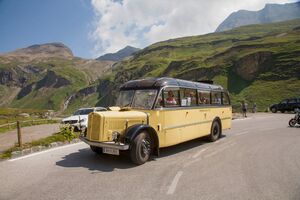 Glocknerbus 80 Jahre Oldtimer 2015 15.jpg