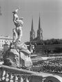 Mirabellgarten Spitztürme der Andräkirche Sammlung Risch-Lau.jpg