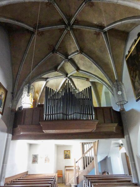 Datei:Pfarrkirche Aufham, Chorseite mit Deckengewölbe.JPG
