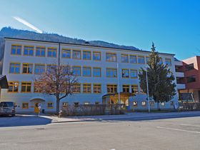 Bischofshofen Volksschule Neue Heimat 01.jpg