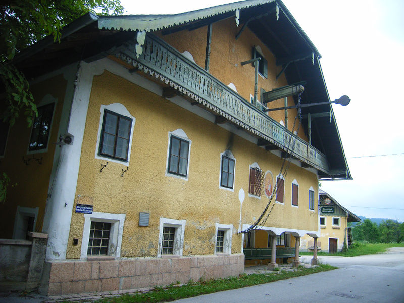 Datei:Ehem. Braugasthof Guggenthal.jpg