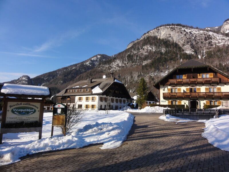 Datei:Leopoldhof in Ried am Wolfgangsee.JPG