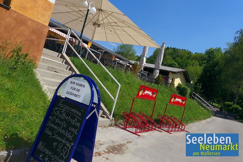 Datei:Seewirt Seeleben Wallersee 03.jpg
