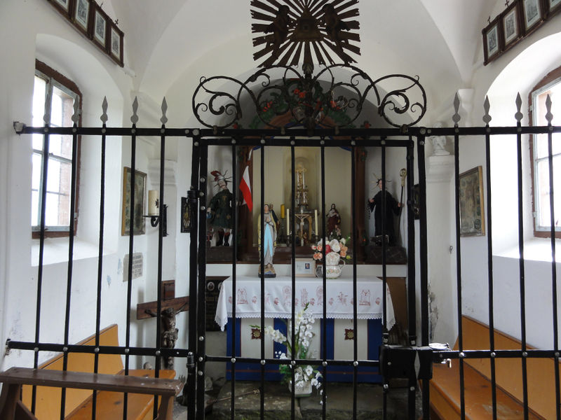 Datei:Berggassingkapelle in Anthering-Berg, Innenansicht.jpg
