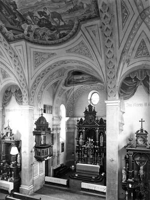 Stadtpfarrkirche zum heiligen Nikolaus historische Innenaufnahme 01.jpg