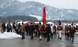 Ehrengaste der Anton Wallner-Gedenkfeier 2013 in Bad Vigaun.jpg