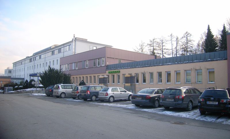Datei:Neurologie-Bettenstation, Neurochirurgie, Neuroradiologie.jpg