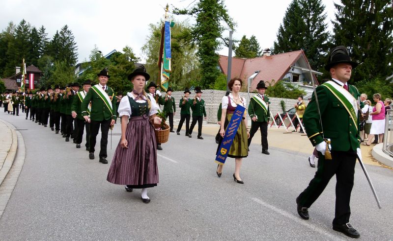Datei:Prangerschützen Elsbethen.jpg