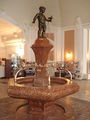 Sole-Trinkbrunnen (Kaiser-Karl-Quelle) in der Wandelhalle im Kurgarten Bad Reichenhall (1927).JPG