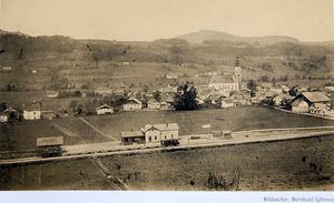 Thalgau mit der Ischlerbahn, Aufn. von 1893.jpg