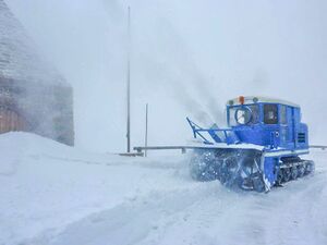 Großglockner Hochalpenstraße Schneeräumung 14 April 2016 03.jpg