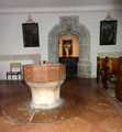 Andachtsraum u. Taufbecken in der Pfarrkirche Thalgau.jpg
