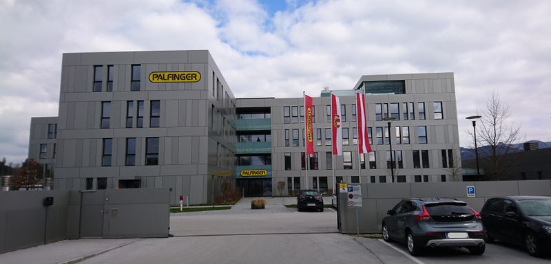 Datei:Palfinger, Firmenzentrale in Bergheim.jpg