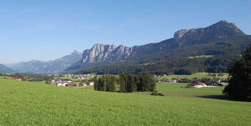 Datei:Teufelmühle und Mondseeland.jpg