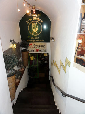 Abgang ins Restaurant zum Mohren.jpg