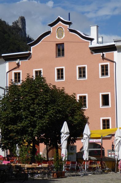 Datei:Bayrhamerplatz8 Hallein.jpg