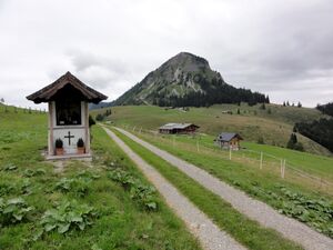 Hintereralmkapelle am Genner.JPG