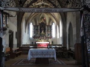 Pfarrkirche Mariapfarr, Altarraum.JPG