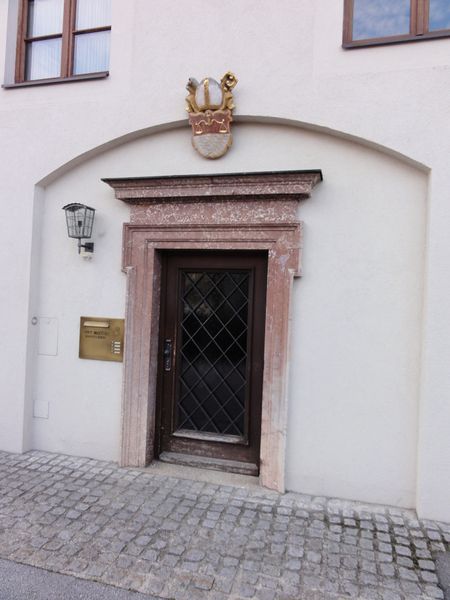 Datei:Stift Mattsee, Kapitelhaus.jpg