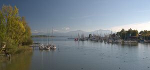 Chiemsee Blick von der Brücke Seebruck.jpg