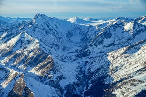 Flug um den Großglockner und entlang der winterlichen Großglockner Hochalpenstraße Februar 2024 07.jpg