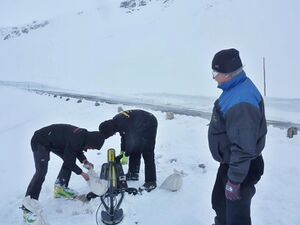 Großglockner Hochalpenstraße Schneeräumung 19 April 2016 01.jpg