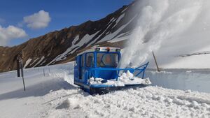 Großglockner Hochalpenstraße Schneeräumung 2020 16.jpg