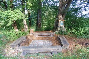 Ruheplatz bei der St. Johannkirche 056.jpg