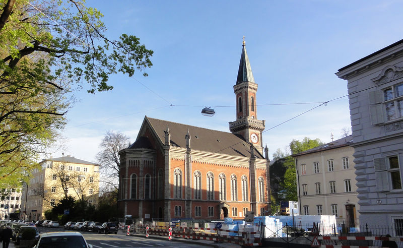 Datei:Christuskirche, Ansicht von der Schwarzstraße aus.JPG